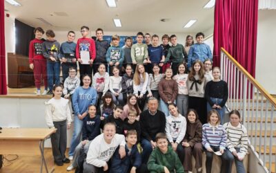 SUSRET UČENIKA 4.A I 4.B RAZREDA S KNJIŽEVNIKOM MATKOM MARUŠIĆEM